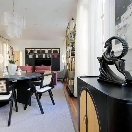 Pirandello Luxury 아파트